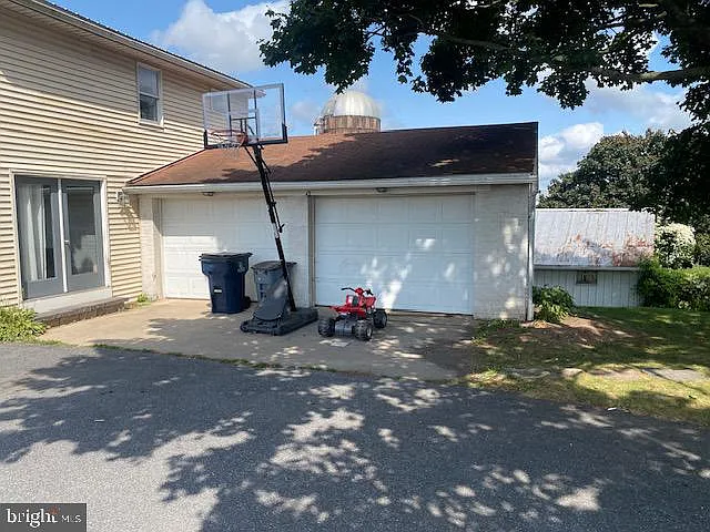887 Centerville Rd — Photo 31