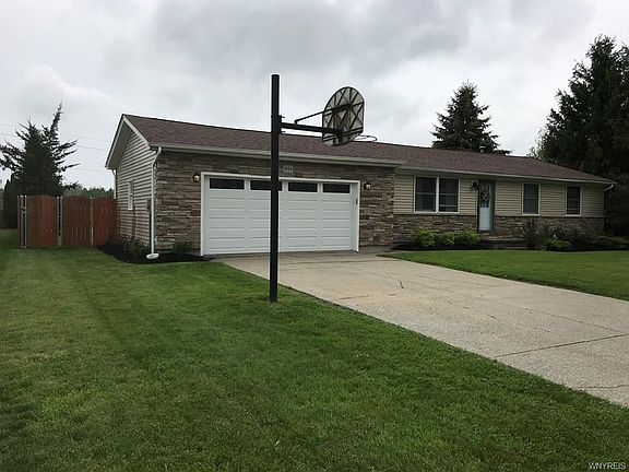 2nd image of 1696 Willow Woods