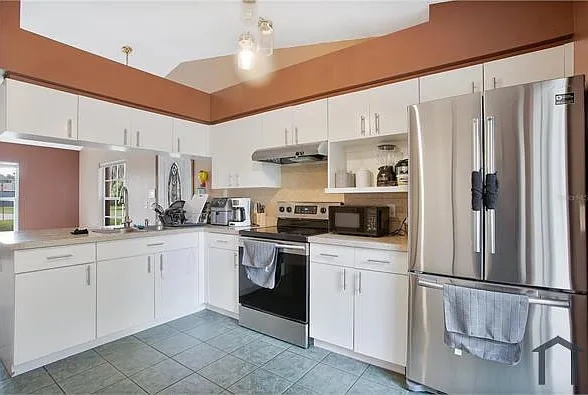 1304 E Young St — Photo 4
