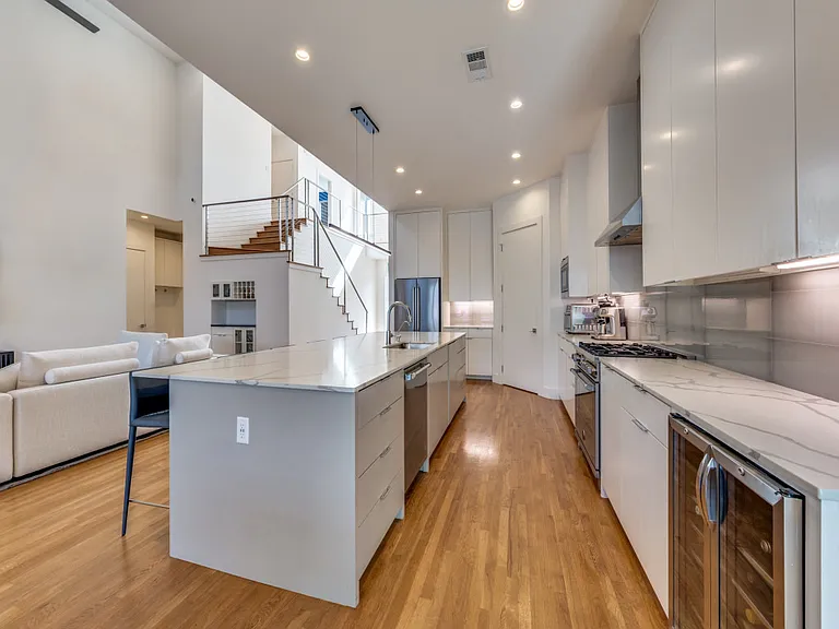 3925 Lively Ln — Photo 6