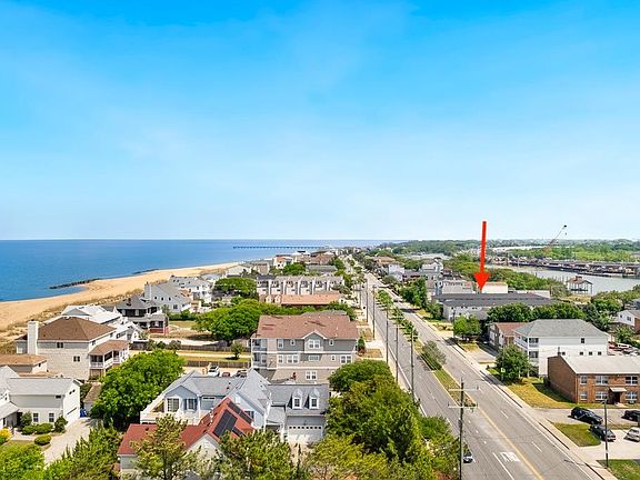 3rd image of 831 W Ocean View Ave