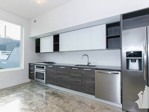 3rd image of 2635 N Hamlin Ave