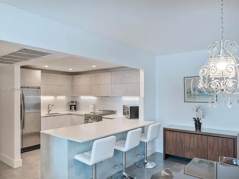 2301 Collins Ave #507 — Photo 6