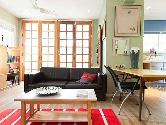 Sunny Living area