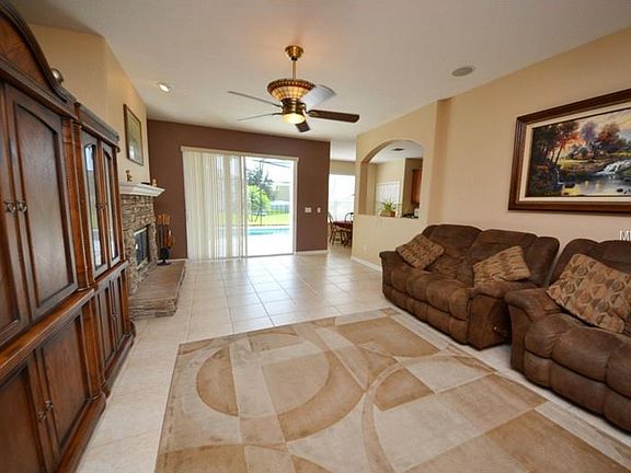 5th image of 555 Groves End Ln