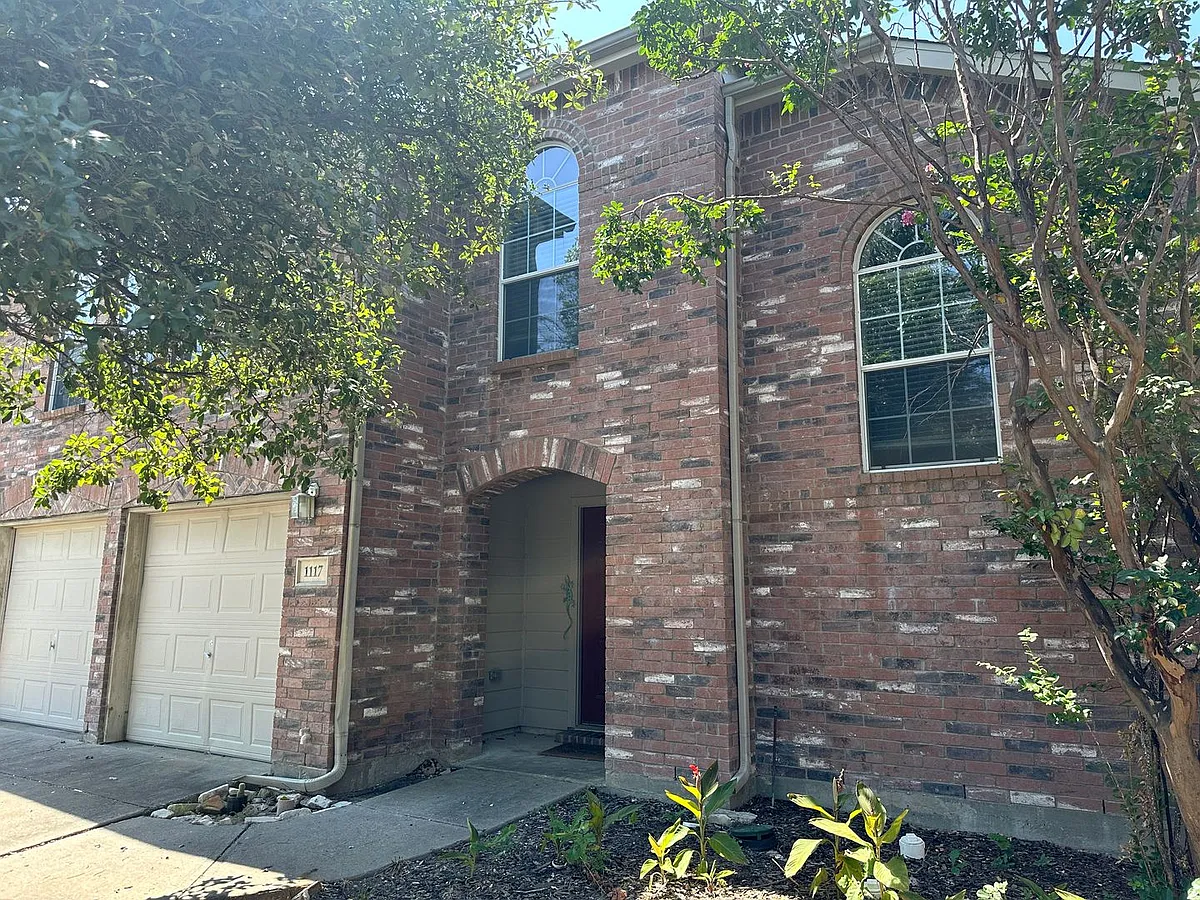 Building Photo - 1117 Acacia Dr