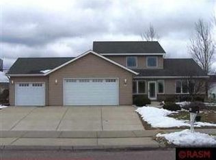 416 Cardinal Dr, Mankato, MN 56001