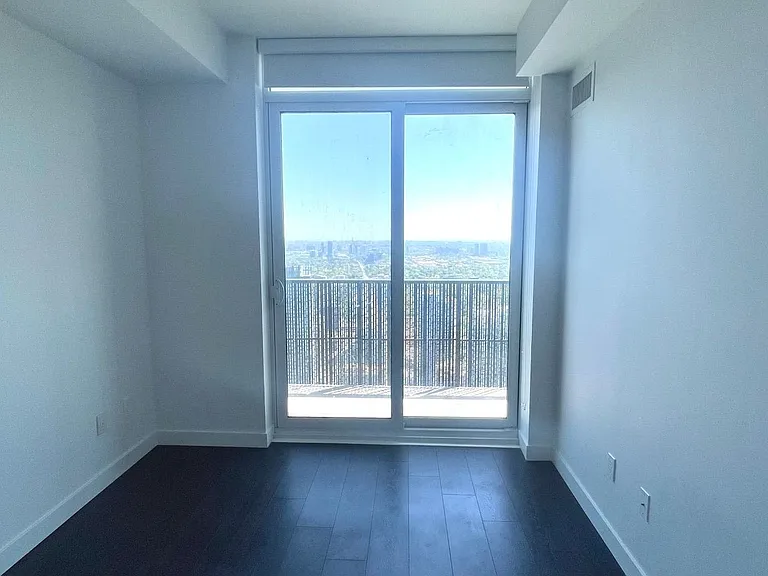 8 Eglinton Ave E #4809 — Photo 5