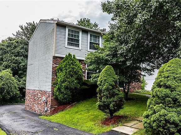 2nd image of 2123 Cayuga Dr
