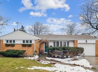 581 E Park Ave, Elmhurst, IL 60126