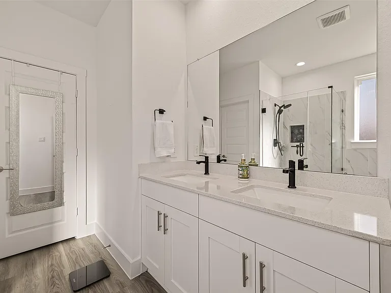 3415 Dursley Landing Ct — Photo 32