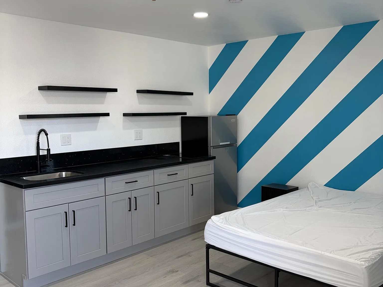 4 bed, 17.0 bath, $1,624 — Photo 1