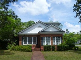 35 Dyal St, Baxley, GA 31513