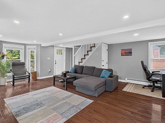 3rd image of 81 Littleton Rd