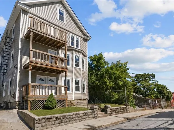 8 Humes St, Pawtucket, RI 02860