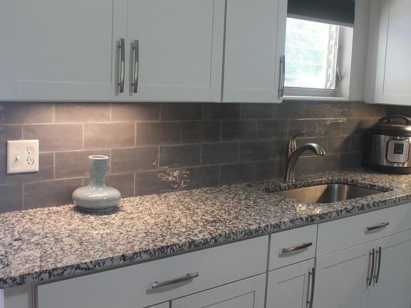 4th image of 2155 Wood St APT A8