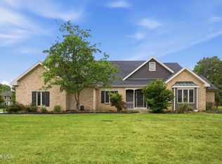 820 Bitterbrush Ln, Findlay, OH 45840