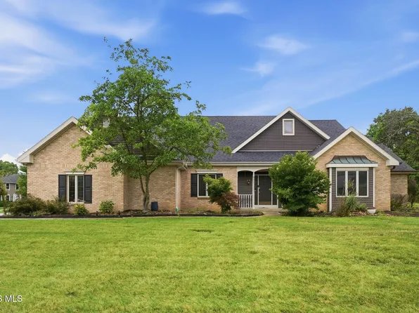 820 Bitterbrush Ln, Findlay, OH 45840