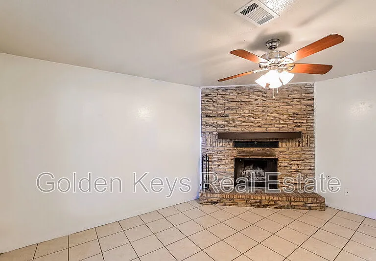 709 San Benito Dr — Photo 2