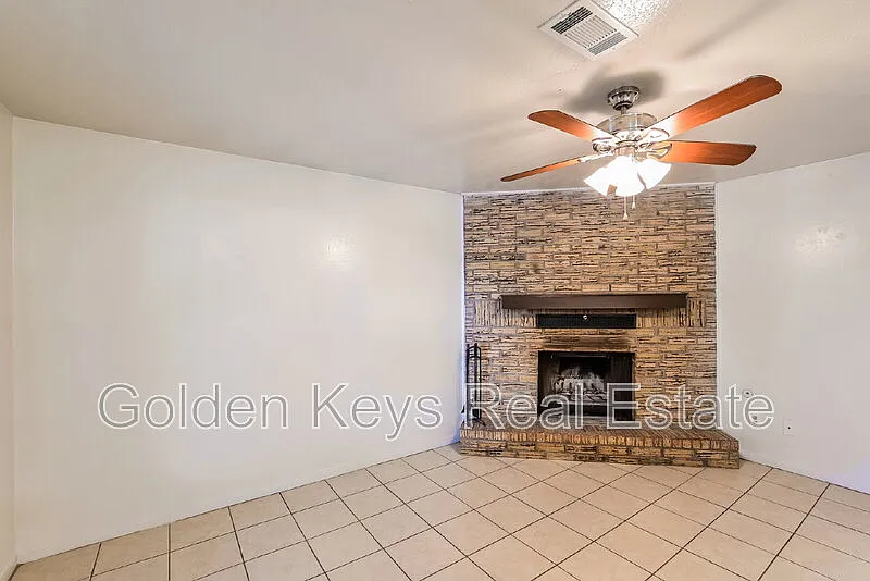Building Photo - 709 San Benito Dr