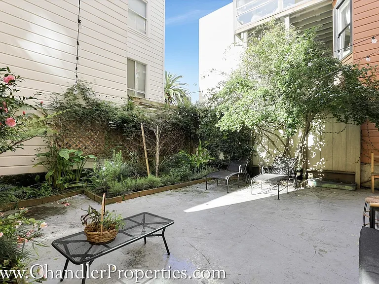 3217-21 Gough St — Photo 11