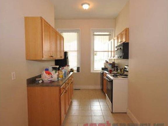 3rd image of 2328 N Park Ave #1