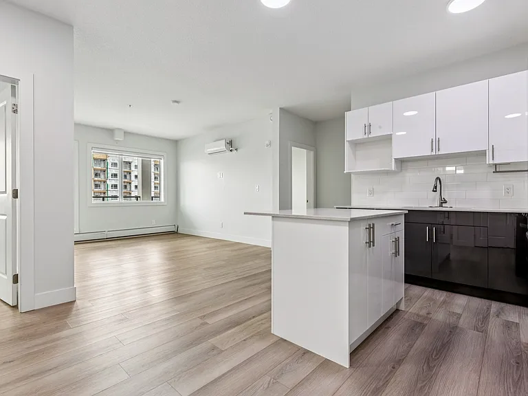 823 Daniels Way SW — Photo 34