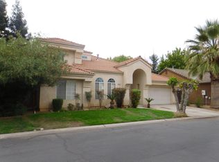 9479 N Whitehouse Dr NE, Fresno, CA 93720