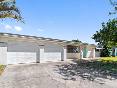107 W Lake Dr, Lehigh Acres, FL, 33936