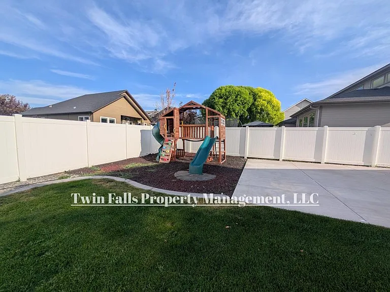 768 Sun Peak Way — Photo 4