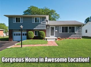 18 Weller Dr, Rochester, NY 14617