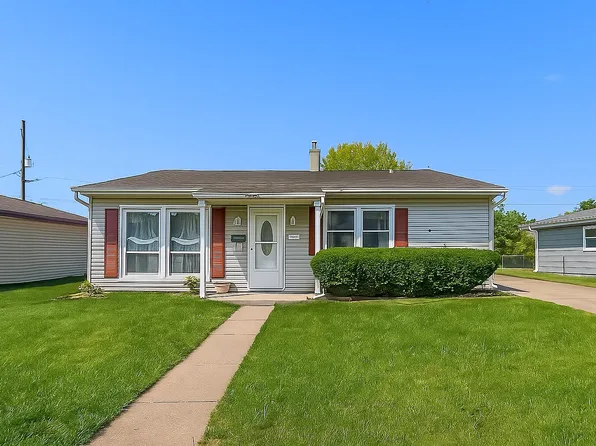 3846 Robinhood Ln, Hammond, IN 46323