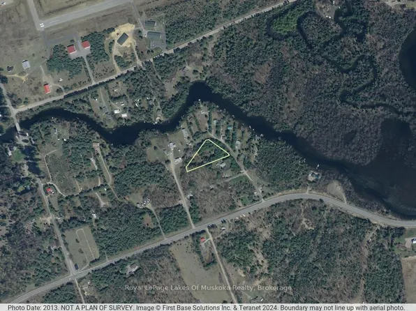 1059 Ablett Ct, Algonquin Highlands, ON K0M 1J1