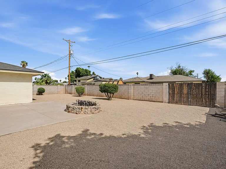 1034 E Hermosa Dr — Photo 27