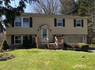 2332 Morrison Dr, Palmyra, NY 14522