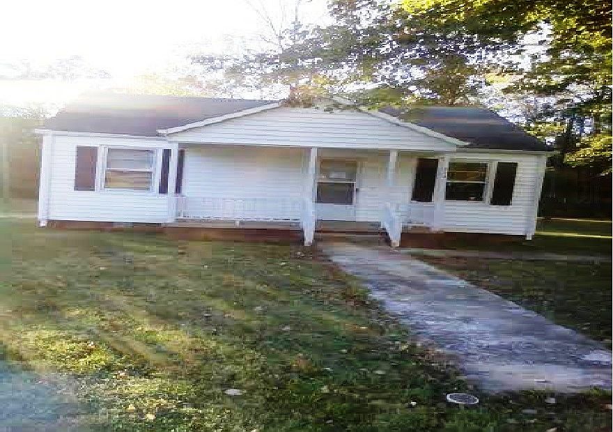 1st image of 712 2nd St