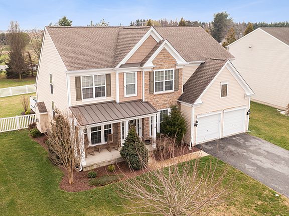 2nd image of 223 W Clarendon Dr