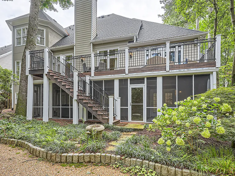 3362 Mathieson Dr NE — Photo 41
