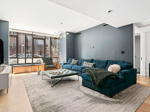 5th image of 429 Kent Ave #Townhouse 1