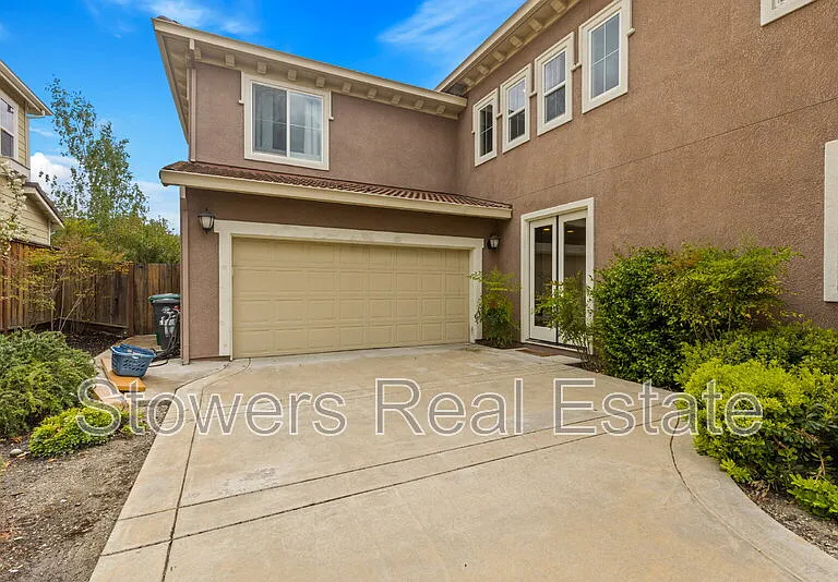 2512 Piccadilly Cir — Photo 39