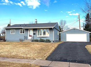 18 Field Rd, Silver Bay, MN 55614