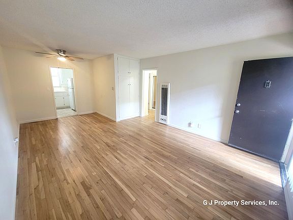 4th image of 1040 E Ocean Blvd #2