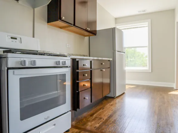 3022 N Cicero Ave, Chicago, IL