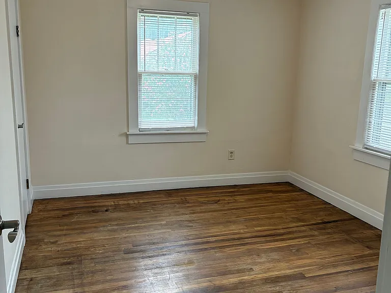 111 Saint Clair Ave — Photo 12