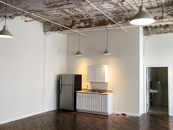 3rd image of 1417 Kemper St APT 324