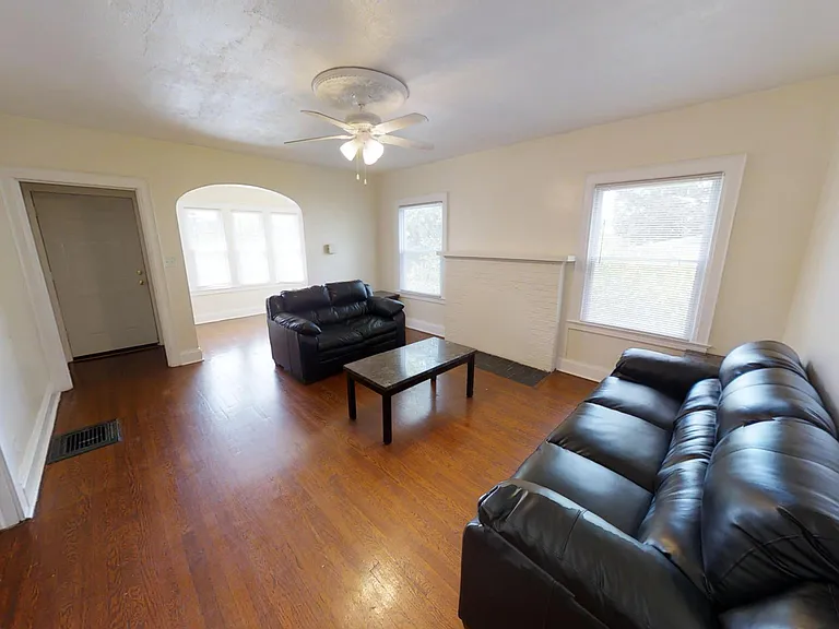 1005 E Colvin St #1 — Photo 5
