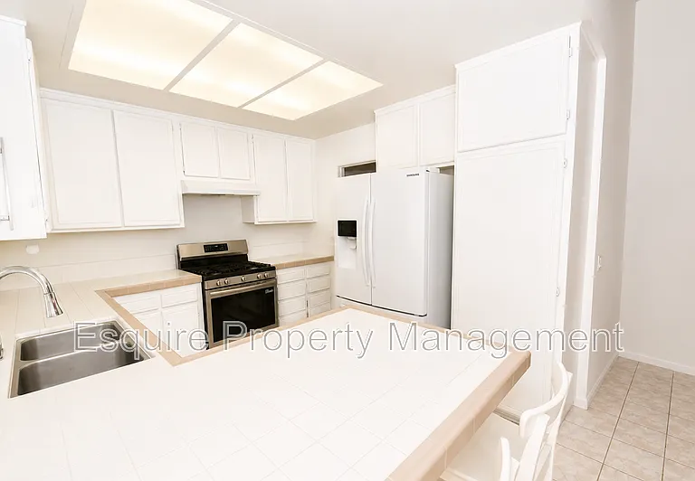 2065 Pamela St — Photo 7