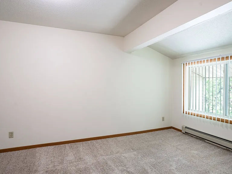 Grand Forks, ND Columbia West Apartments | 21C | Den