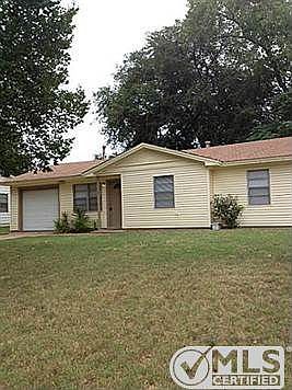 1st image of 208 W Denton Dr
