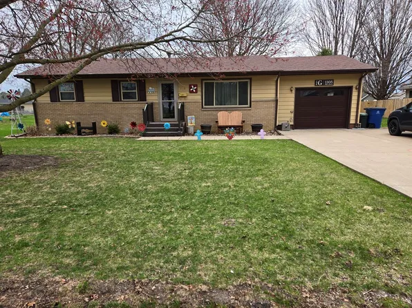 1308 14th St, Orion, IL 61273
